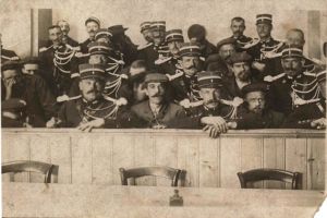 Foto vom Prozess gegen die Pollet-Bande in St. Omer, 1908. Digitale Sammlung Blazek
